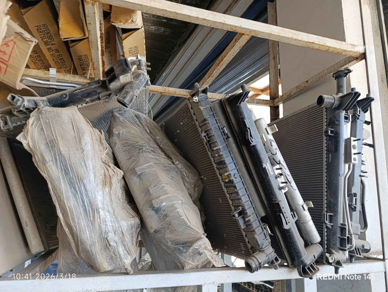 راديترات تبريد ومي 
K5 حديث 
محرك تيربو وعادي 
زوج فقط 200 الف اخوان 
واصلي موبز جديد وكاله كوري


**إذا كنت صاحب هذا الإعلان وتريد حذفه لأي سبب، رجاءا أرسل رسالة إلى الدعم الفني**