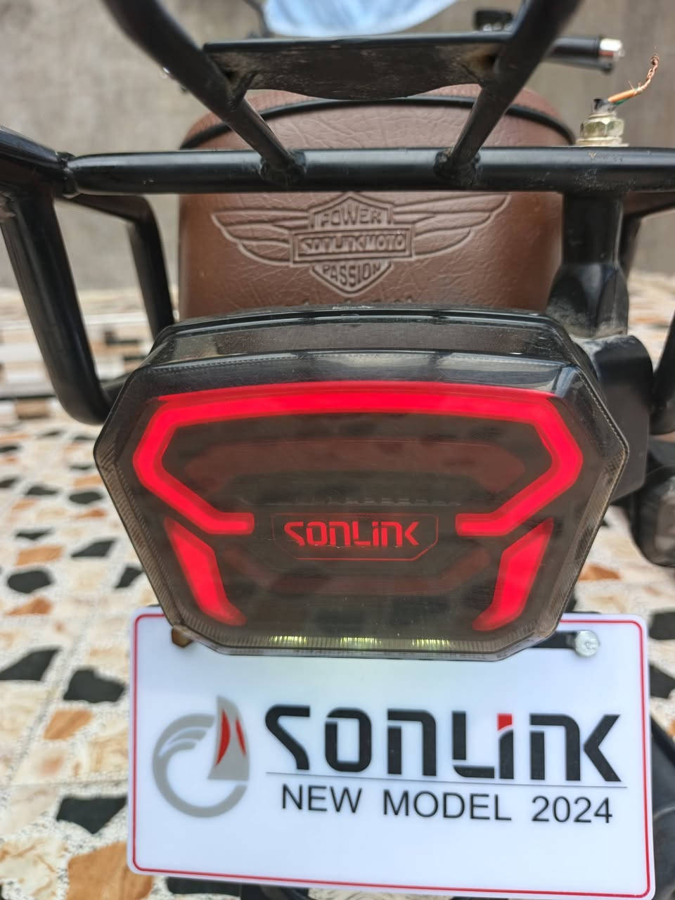 سلام عليكم دراجه سولنك موديل 2025 جديده محرك 200cc جاهزة من كلشي شغل واطلع لون مميز كله شغاله كهربائيات محرك كفاله من كلشي اذا ممدوده عليه سبانه تاخذه بلاش شرط  شلعه معدل فوول نعومه اوراق منفيس عدد 2؟ تشغيل عن بعد بصمه عدد 2 ريمون وسكان؟؟  العنوان رمادي تأميم قادسيه الثانيه؟؟  السعر 950 وبيه مجال بسيط حك جيه *********** واتساب + اتصال او خاص شكرا جزيلا
