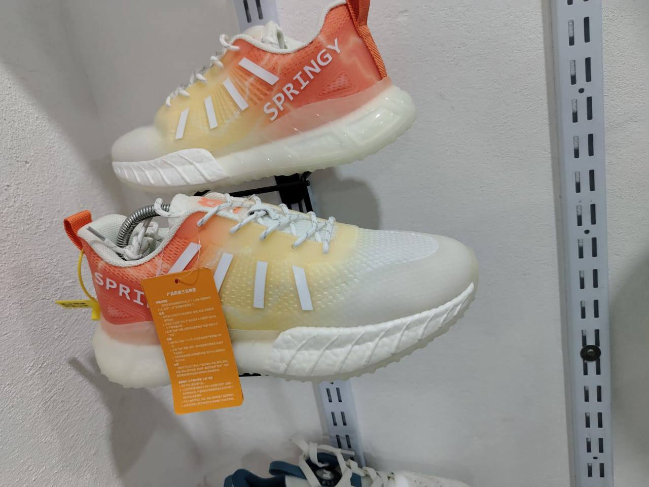 احذيه اوربيه 10 الف دينار موقع حي الكرار 
قرب مول ابو نور  مجاور اسواق ناضم
 وعندي ولادي على 5 الف دينار 
خطاب بشير ***********
***********
الوقت من 8صباحا ل1مسائا
