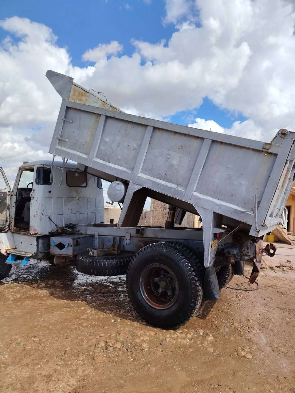 سلام عليكم سكانيه لبيع 111//***********
