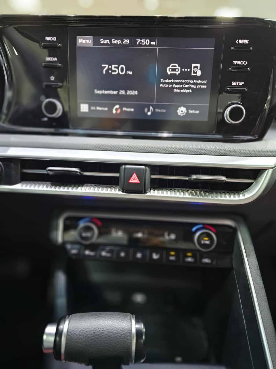 1600 تيربو يعني 
مواصفات
بصمه
قياده ذاتيه ؏ الخطوط السريعه
هاند بريك بصمه
تشغيل عن بعد 
مثبت سرعه 
نضام ABS
مانع انزلاق حساس أطارات 
بك لايت ليد
شاشة
كامره دواره
الاسلكي 
شاشه اعطال
رادار جانبيه
مراقبة النقطة العمياء
رادار الخطوط البيضاء 
كشنات جلد احمر
لايتات ‏3 عدسات 
نضام قياده أيكو + سبورت +سمارت +نورمال
بلوتوث + aux + usb
فول تحكم ستيرن
ئوتو بريك 
‏ ‏الخريطة
توقف ذاتي عند الرجوع
صندوك بصمه
‏AUTO HOLD
مصابيح خلفية LED
مصابيح ضباب LED
لاسلكي Android Auto 
 

حادث : جاملغ وبنيد بدون ايرباك  وصور الحادث ناشرهن 
  
السعر: 165وبيها مجال 
الرقم ‭***********
