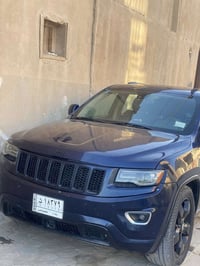 جيب شيروكي موديل ١٢محدثه ١٦مكينه v8هيمي خير من الله بدون حادث بس مصبوغ...