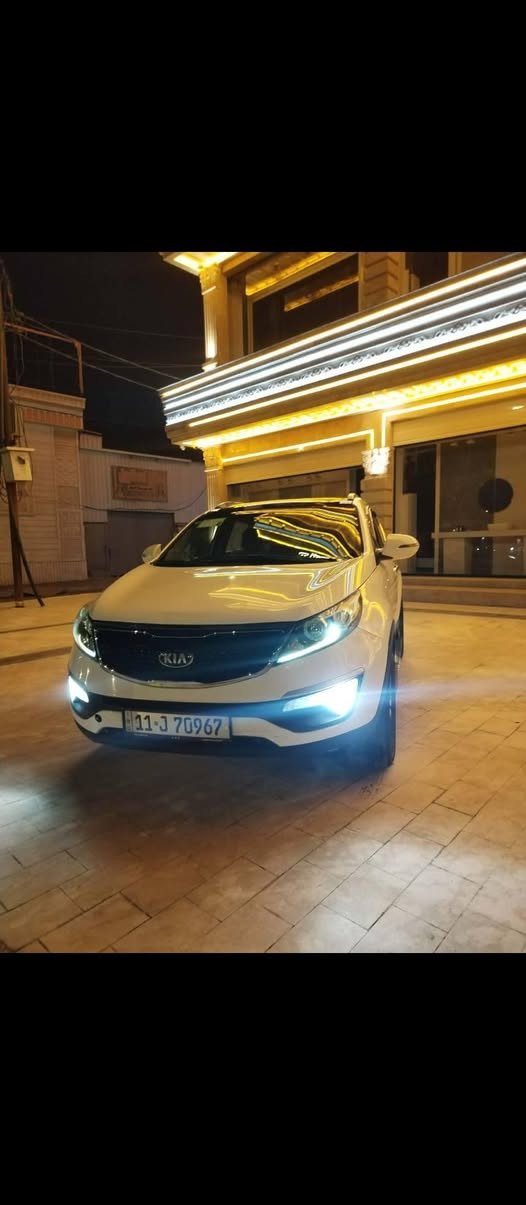 السلام عليكم للبيع سبورتج 11 فول ما عدا البصمه بانوراما ماكينه 2000 دوش مكان السياره بعقوبه طرق الجسور سعر السياره 120 بها مجال قليل سونار مرفق ويا المنشور ***********
