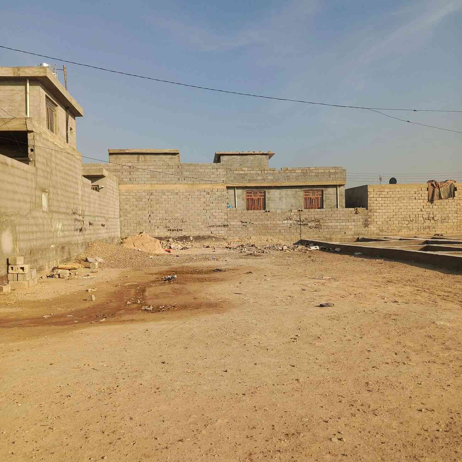 تتوفر قطعة أرض سكنية للبيع 
في حي المختار قرب مولد زكريا
المساحة 250 م
الابعاد
وجه12,5م
نزال 20م
شارع 10 متر 
المنطقة مسكونه 
تتوفر فيها جميع الخدمات
ماء وكهرباء وسكن وجامع وأسواق 
السعر خاص اتصل وتدلل 
***********
***********
