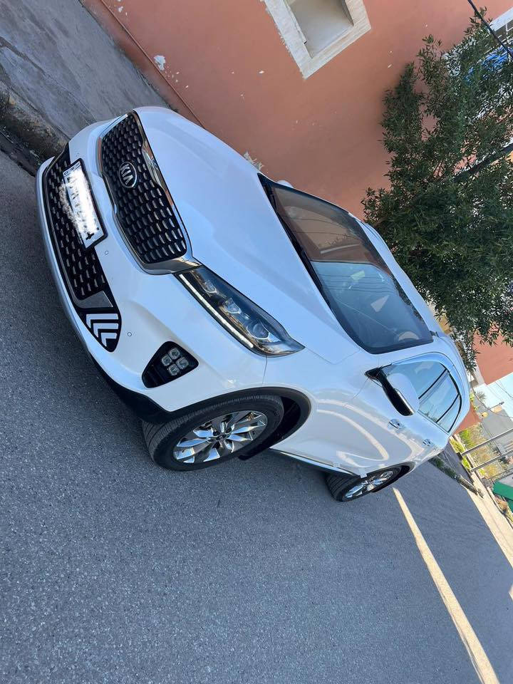 كيا سورنتو خليجي 
رقم الماني مشروع وطني 
موديل ٢٠١٩ شكل ال٢٠
لون ابيض 
٦ سلندر ٧ راكب 
فوووووول مواصفات بدون فتحة 
بصمتين: تشغيل وتقفيل 
بردات خلفية اصلية 
الباب الخلفي كهرباء 
كشنات جلد اصلي لونين 
كشنات ٢ كهرباء 
شاشة كبيرة اندرويد 
جي : بي: اس : خرائط طرق 
كامرة دوارة اصلية 
حساس امامي وخلفي 
مري شفط مع القفل 
تحكم استيرن فول 
حاكية : ابلوتوث: اوكس 
كيجات السرعة زئبقية 
شاشة الدشبول الكترونية 
نظام ايكو درايف 
نظام سبورت ورياضي وعادي 
تبريد ابيانو لمس 
تبريد ٣ قطع ثلج 
مانع انزلاق وانحدار 
اضواء ترحيب بليدات 
علامة سورنتو بلدوسة 
لد امامي وخلفي 
لايت زنون اصلي 
اشاير بلمري 
يدات نيكل اصلي 
ويل اكروم ١٩
تخم تاير جديد لك 
ماشية ٥٩ الف اصلي 
لايت اسود ٥ عدسات 
كير ومكينة وصدر وحدادية وتبريد خير من اللة 
كفالة بدون قطرة صبغ وبدون ضربة وتبديل واشخوط وبارد وصبغ 
سيارة جديدة ومال بيت مابية اي نقص 
الرقم الدولي الجديد/ هزة جديدة/ سنوية جديدة 
كتلوكات الشركة موجودات// البصمة الثانية ممستخدمة// 
السعر ٢٣٨$ نهايتة
***********
