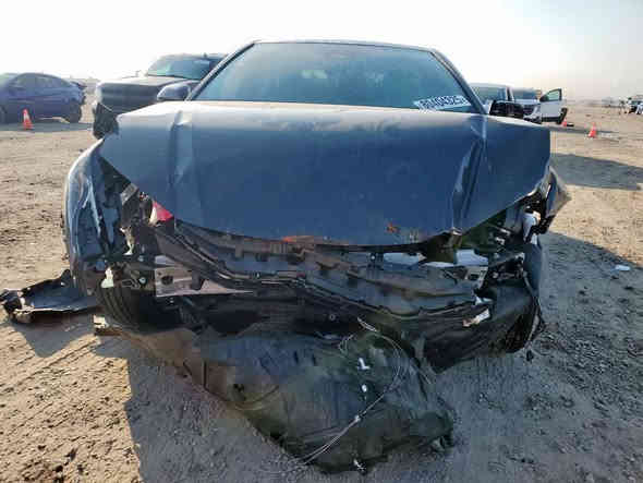 سلام عليكم 
تويوتا كامري هايبرد 2025 SE 
مده وصول شهرين 
السعر واصل بغداد بدون تصليح 177 وبيها مجال 
للاستفسار 
***********
بغداد حي جامعه نفق الشرطه شركه الناجح
