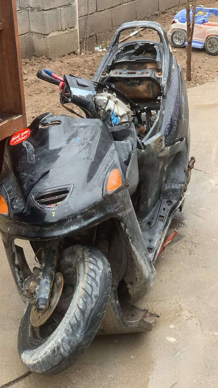 سلام عليكم دراجه فراشه الشاصي معوج فقط مكينه توه مجفتها   حتلو تاخذها تبيعها تفصيخ هم تستفاد مكاني بصره الجزيره رقمي /***********
