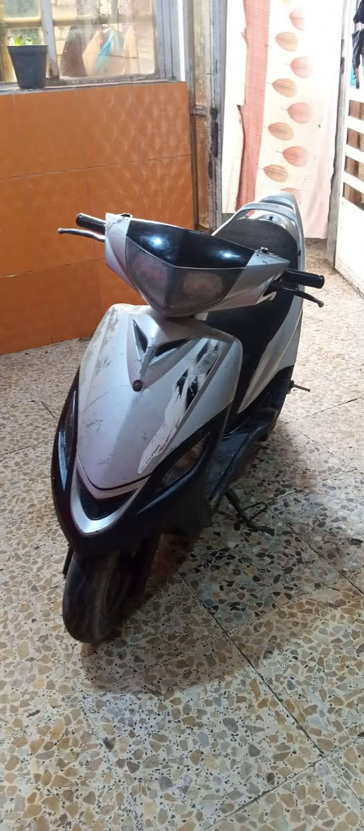 سلام عليكم دراجه ماكس 140شغاله سعر 250وبيهه مجال نقص بس سلف وباتري  رقمي ***********عنوان بغداد مدينه الصدر
