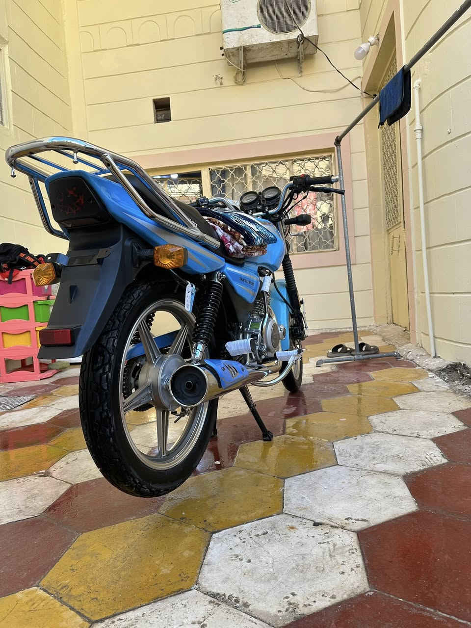 سلام عليكم دراجه دايون عضم موديل ٢٤ اصولي ب٢ وبيهه مجال بسيط مكان كربلاء ***********
