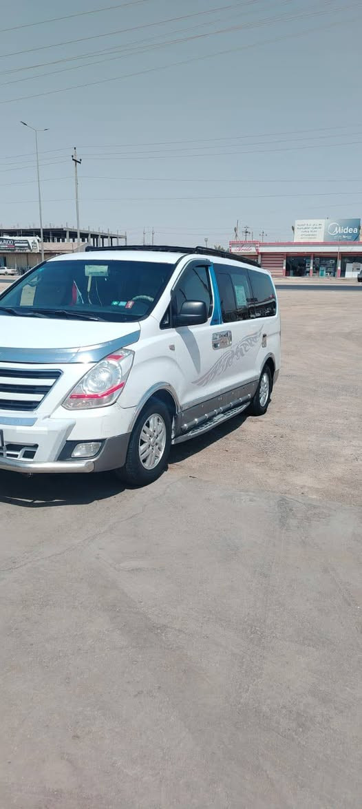 ستاركس للبيع
2015اصل فول مواصفات 
محرك سبلاين 
رقم نكليزي 
باسمي مصفره من كلشي 
حداديه تبريد ثلج جاهزه من كلشي 
بيها جاملغ امامي مبدل بكوريا فقط 
وكفاله بل عراق 
العنوان البصره
للاتصال
***********
