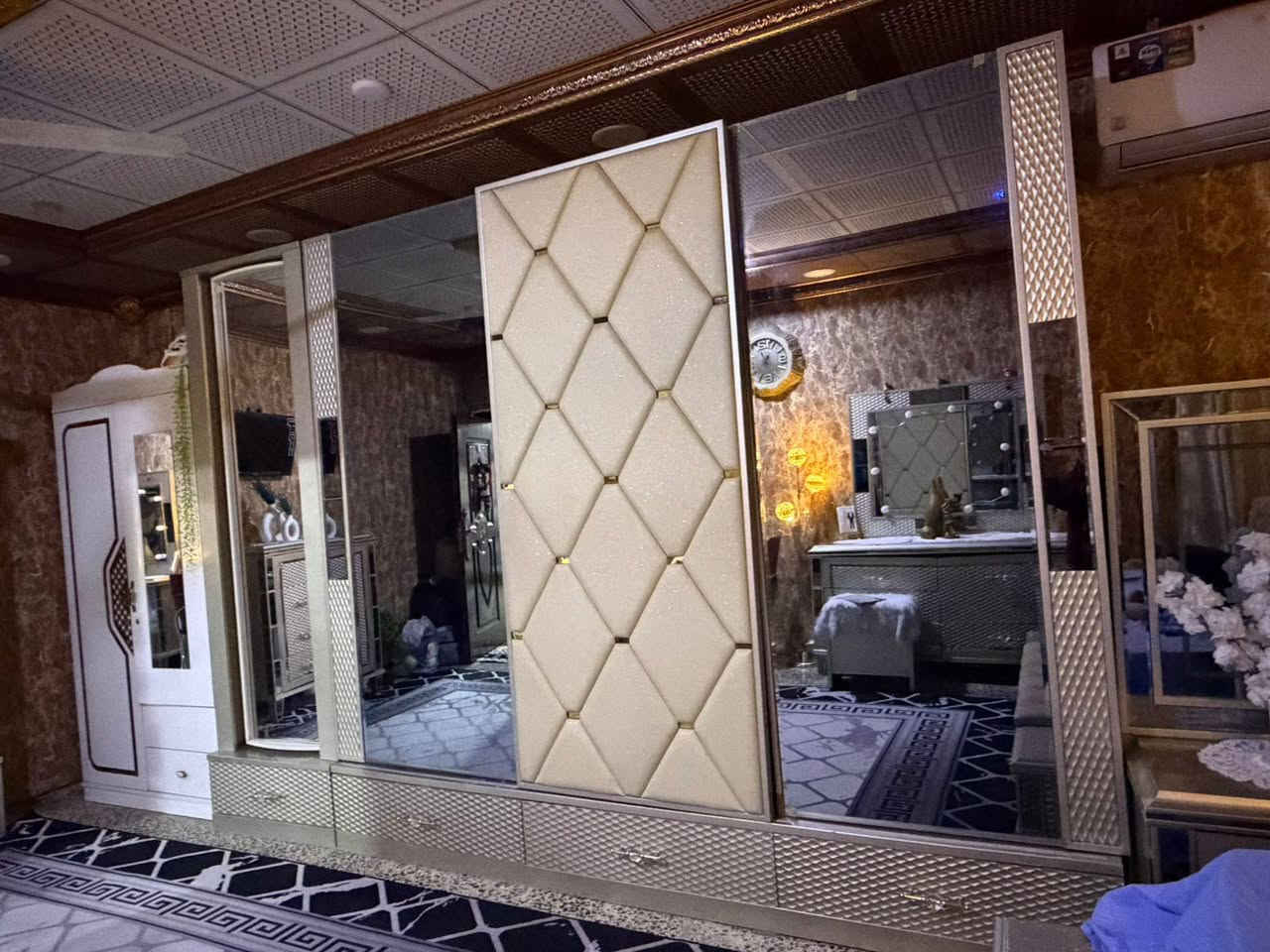 غرفة ايطالي للبيع ماخذتهة 3ونص اريدهة مليون ونص  صار شهر من خذتهة بس اريد اشيل


**إذا كنت صاحب هذا الإعلان وتريد حذفه لأي سبب، رجاءا أرسل رسالة إلى الدعم الفني**