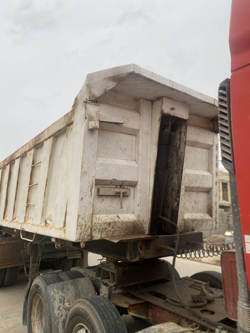 ربانه حداديه ثلاث دناكير 16 ترهم اربع دناكير  الذرعه 32 متر شاصي مكفول شريط ولعابات جدد  السعر 140 للاستفسار اتصل ***********
*********** ترهم مراوس بعربانه جناب المكان فلوجه
