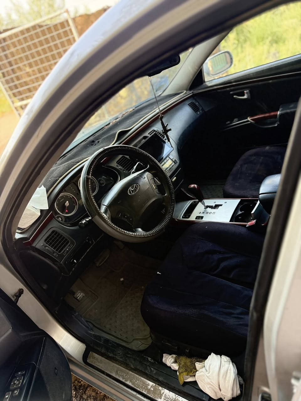 ازيرا 2009 رقم بغداد
محرك 2700   6 سلندر ما يصرف مكفولات كير ومحرك 
جلد كشنات كهرباىي 
مصبوغه عام الجماليه 
وبيهه طخات بسيطه 
جاهزه السياره وحلوه 
ما متواجد عل فيس هذه رقمي 
***********
السعر 82 
وبيهه مجال مكاني النجف مشخاب
