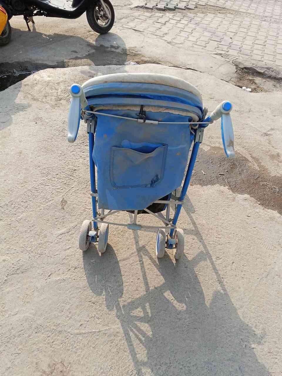 عربانه مال اطفال نضيفه للبيع قيم وخذ ***********
