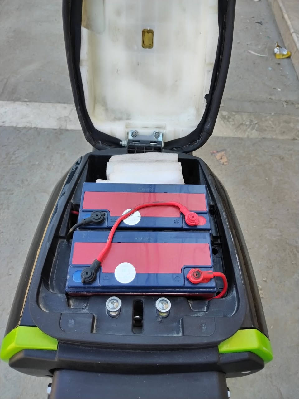 السلام عليكم
دراجه شحن نوع R11 شركه WINLLE
الدراجه 5 باتريات كبار نوع ونلي الاصلي 32 امبير
استخدام قليل اخت الحديده كهربائيات كله شغاله 

الدراجه نضيفه وكامله مابيه اي نقص 
 فول مواصفات سرعه 109 صاروخ ماشاء الله
تجي بيه بصمه وسويج وكارت تشغيل وبيه بلوتوث 
اضافه الى شاحنه الاصليه والنضافه الدراجه امامكم 

السعر 450 الف 
العنوان بغداد 
رقم الهاتف ***********
