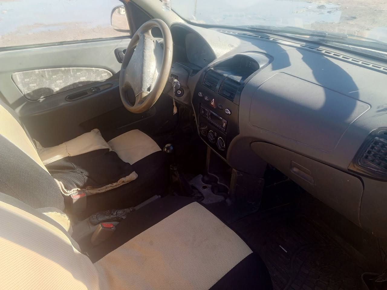 سلام عليكم .سياره طيبه موديل 15  كير ومكينه نضيفات حداديه جديده  سنويه بعدهي ما صاقطه مالكها ساكن بل الديوانيه سعر خاص او تصل على رقم ***********
