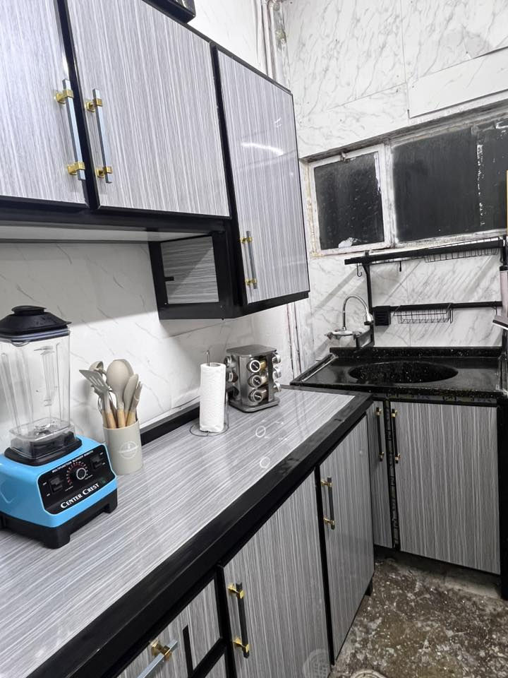 كاونتري جديد استعمال شهر واحد بعدو بالايلون سبب البيع دتحول ومساحة صغيرة سعرو 300 

‭0772 254 8732‬
