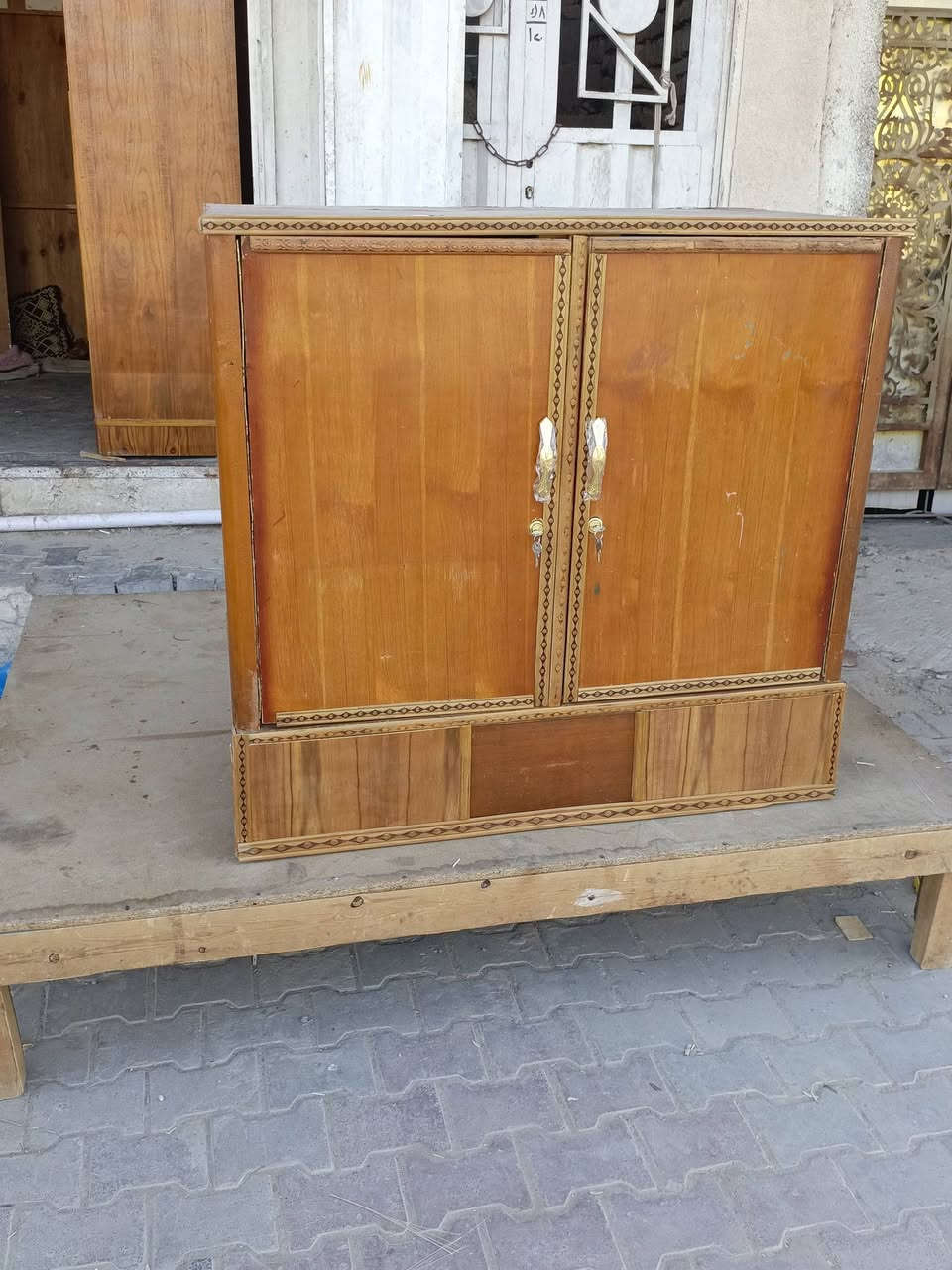 بوفيه مترين ونص تزكام 85 بوفيه متر 30تنور 25شغال بعده جديد تخت جربايه نضيف كلش مكاني كربلاء ***********
