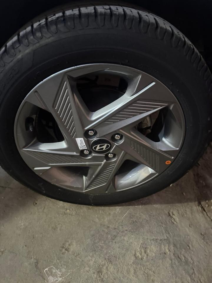 عندي تايرات وكبات  اريد اراوس بويكلب ***********
