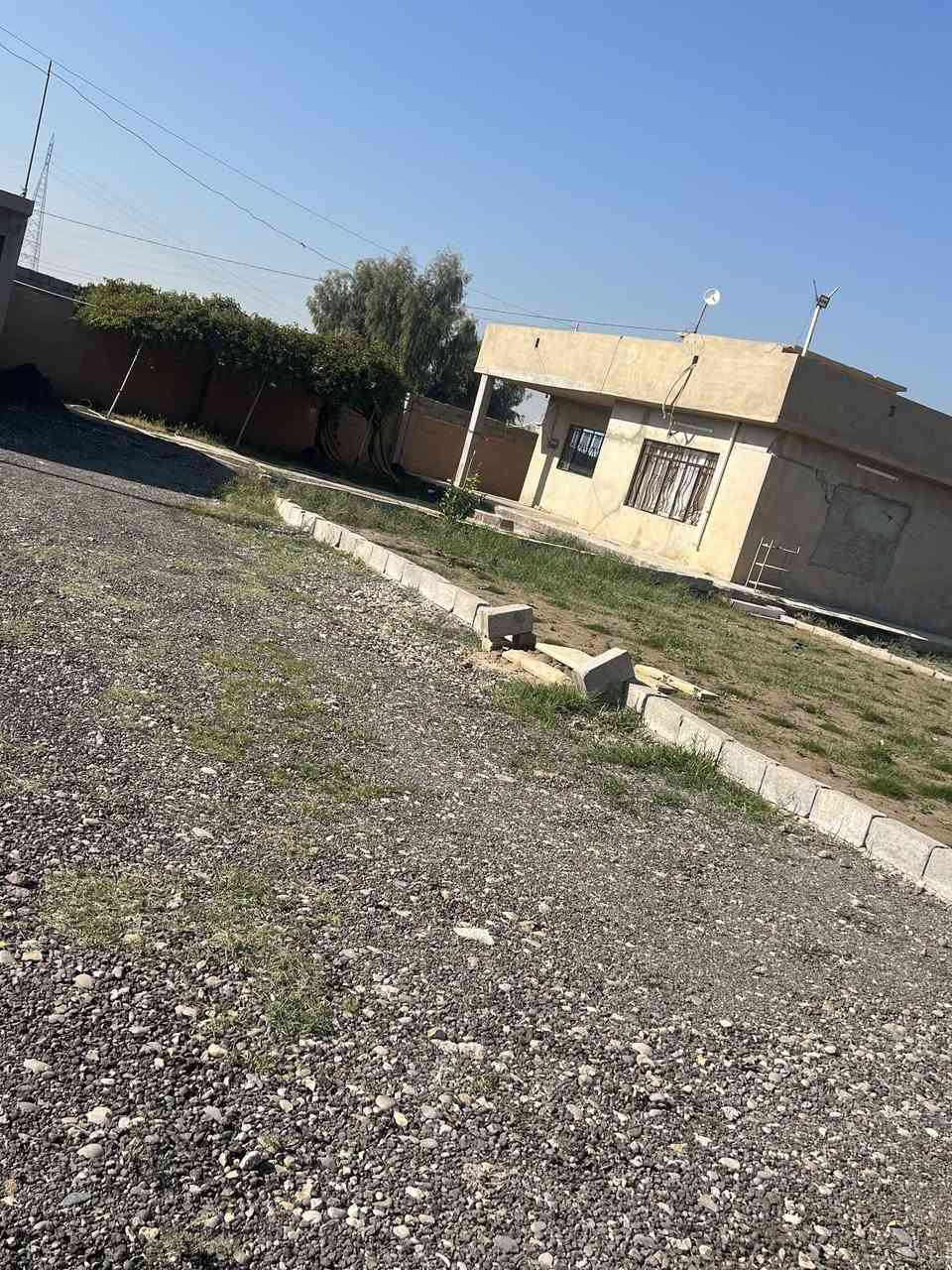 بيع بيت – مشيرفه الثانيه /قرب مشروع الماء
المساحة البيت 200متر من عده الاراضي
غرفتين نوم – غرفة استقبال – هول – مطبخ – صحيات معزولة زراعي 
بي وصل مال بلديه
📞*********** السعر خاص
