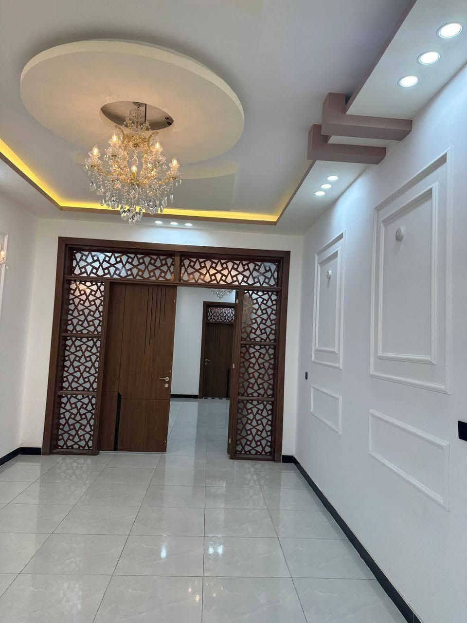 🏡دار للبيع🏡
المساحة: 150 متر مربع

✅ #طابو_زراعي_سند_25_أقرار_محكمه

السعر: 62 مليون  (مع المجال)

الموقع: النجف شارع الصب عمود 317 #أ

مواصفات البناء:

غرفتين نوم وصاله ومطبخ واستقبال حمامات داخليه وخارجيه وكراج 

بناء مرتب (أساس + سقف كونكريت + طابوك)

أرضية بورسلين أبو الـ 60

الخدمات:#بعد_عن_سوق_100م

ماء كهرباء مدارس سوق تبليط مولد

للاستفسار والاتصال:

***********
