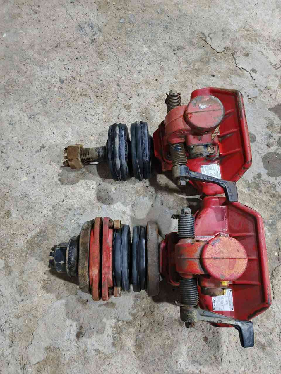 للبيع ساحبات حجم 48 عدد 3 جدد بمعنئ الكلمه ***********
