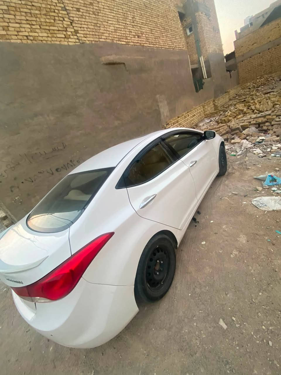 الانترا  موديل2014
فول ماعده البصمه

فتحه 

اشاير مري +شفط

دوشمه جديده ونضيفه وحلوه

مكينه 1800 دوش المرغوب

ماشيه 15 الف كيلو 

سياره خير من الله

ضربته بنيد وجاملق صدر

باب العبري الوره السايق وجاملق 

ضربات خفيفه صبغ (بدون دواخل)

سياره بأسمي  تحويل ثاني يوم

السعر 90 وبيه مجال كلش قليل

*********** 
مكاني الكوت حي الحوراء .
