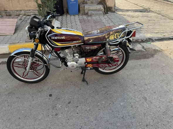 يالله ايراني مكمرك كمرك اصوالي مو مال مزاد تسجيل مباشرتن موديل ٢٠٢٣ كامل كلهه شغال برغي مابي نقص السعر ٨٥٠ العنوان الرمادي التاميم ***********
