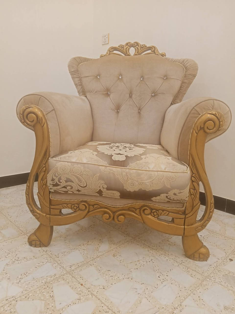 تخم تركي للبيع 10 مقعد النظافه 100 المكان بغداد التواصل على هذا الرقم واتساب اتصال     ***********
