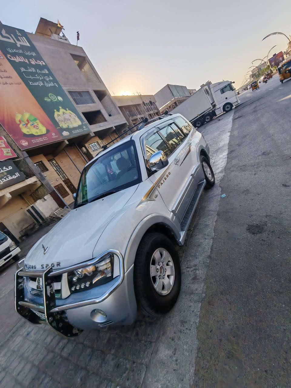 باجيرو
موديل 2006
  مكينه 3000
جاهزه من دعاميه الى دعاميه
فقط تبديل سائق
رقم بغداد مكان بغداد
***********
صبغ جزء من جاملغات الخلفيه مو كل جاملغات
دعاميات وكفرات بلاستك صبغتهن جماليه مع بولش عام
السعر ٩٥ بيها مجال بسيط  بيع فقط بدون مراوس

