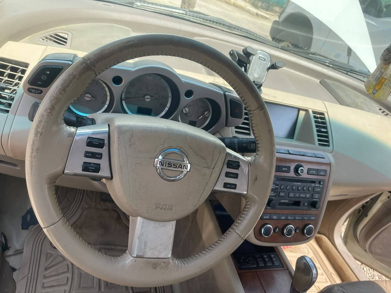 سلام عليكم نيسان ميرانو ٢٠٠٧
رقم*********** لاتصال.  مكلف بلنشر. 
اتصل عله صاحب الرقم.  
كير محرك مكفول تبريد شغال. 
سياره بسمنه. 
سعر 70 وبيه مجال حك لجيه.
