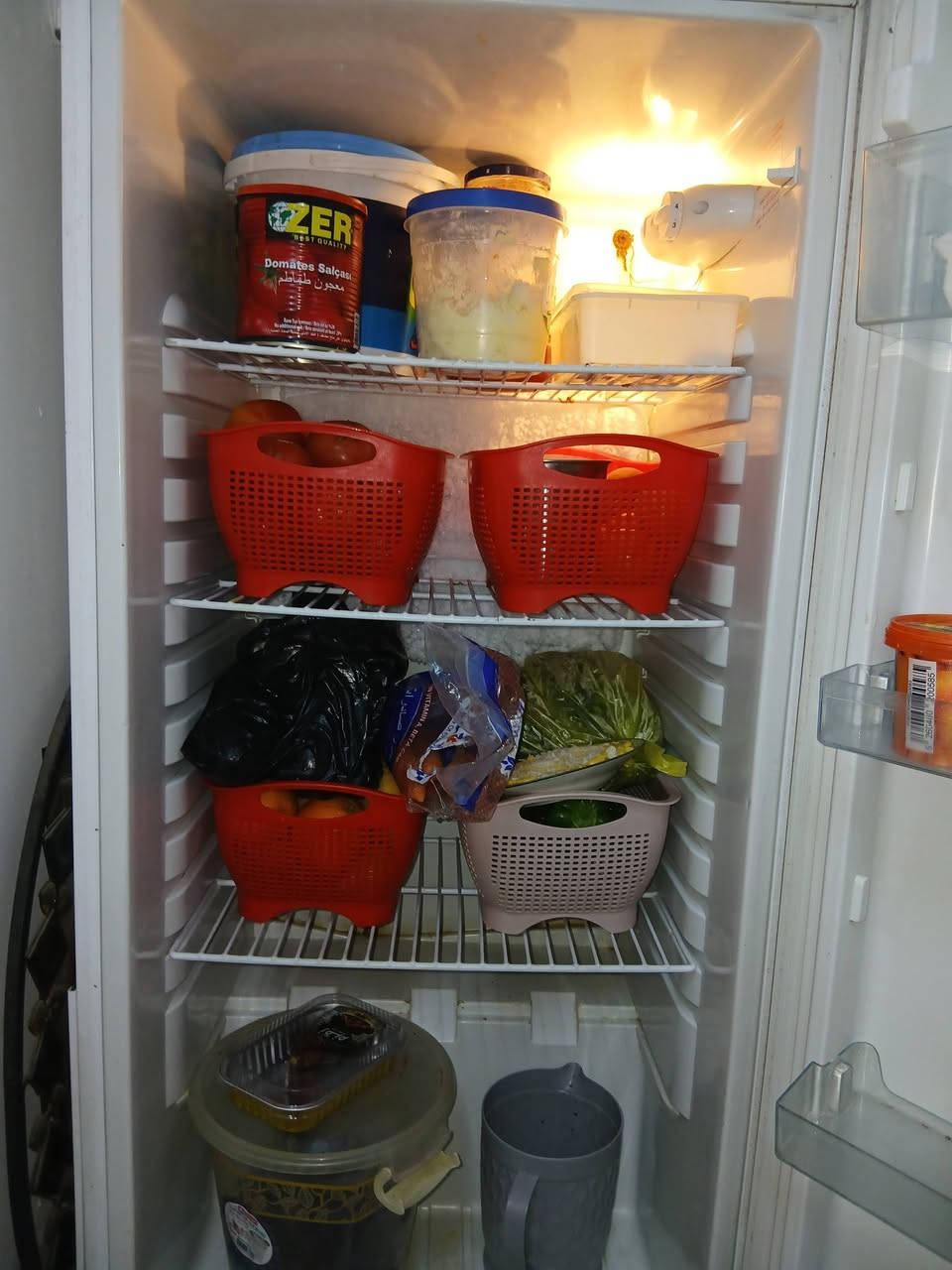 السلام عليكم ثلاجة نوع شينون 18 قدم تجميد فوك وجوة ممتاز جدا ارتفاع 170 سم سعر 170 الف بيهة مجال بسيط سبب البيع اشتريت اكبر منهة الله شاهد مابيهة اي مشكلة مكاني البياع الشرطة الخامسة منطقة الدوانم ***********
