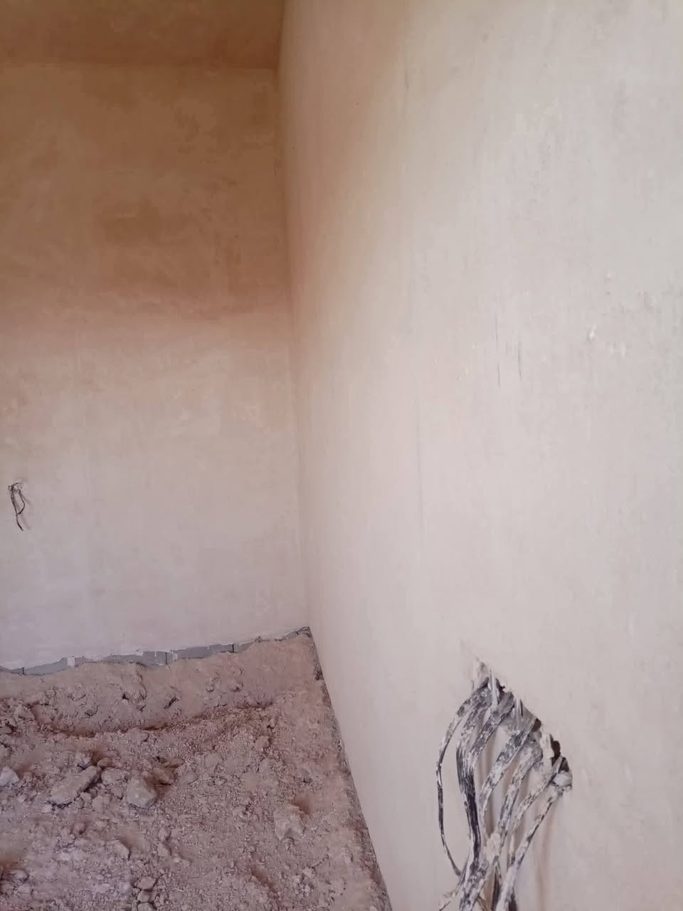 لبخ سقل المتر 5 ونص

لبخ ونثر المتر 6

جص بورك ب٥

لبخ اجراره ٥

لبخ تصفير المتر ٧

لبخ تشميع خارجي 3 

لبخ تشميع داخلي 2ونص

*********** اتصل وتلل
