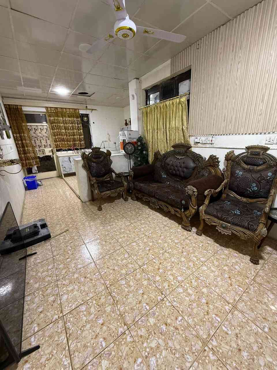 📍 البياع
قريب: ابن سينا والمستنصرية (5 د مشي)
والفراهيدي (10 د مشي)
🏠 شقة مؤثثة بالكامل
غرفتين + صالة + مطبخ + حمام
✨ شامل كهرباء 
👩‍🎓 السكن: كل بنتين بغرفة
📞 للتواصل: ***********
