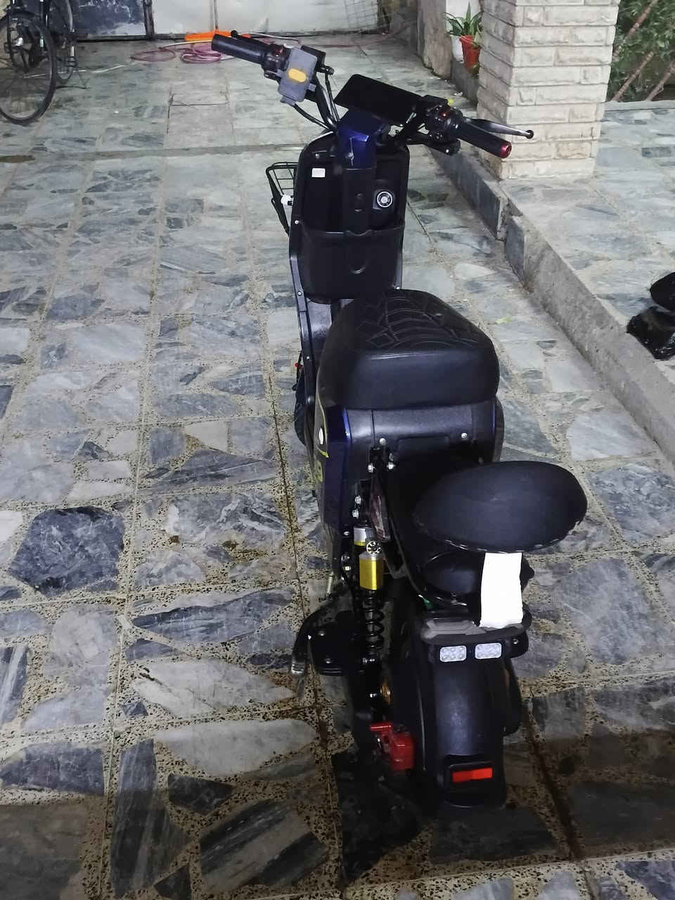 بايسك شحن  نظيف R9للبيع ٤٥٠ وبي مجال مكاني بعقوبه التحرير ***********
