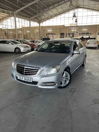 مرسیدس E200 • فتحة سقف • كشنات جلد