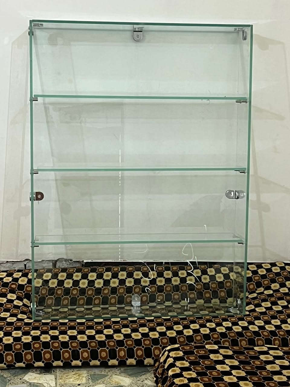 جام خانة
3قطع
1- حجم كبير / 124 طول:150 عرض
2- حجم وسط / 120 طول: 90 عرض
3- حجم وسط / 120 طول : 90 عرض
السعر 800 بيها مجال
هـ***********/***********
