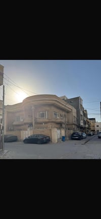 دار مساحه 183 ركن يحتوي على 5 غرف نوم ستقبال عدد 2 مطبخ  3 صحيات للاست...