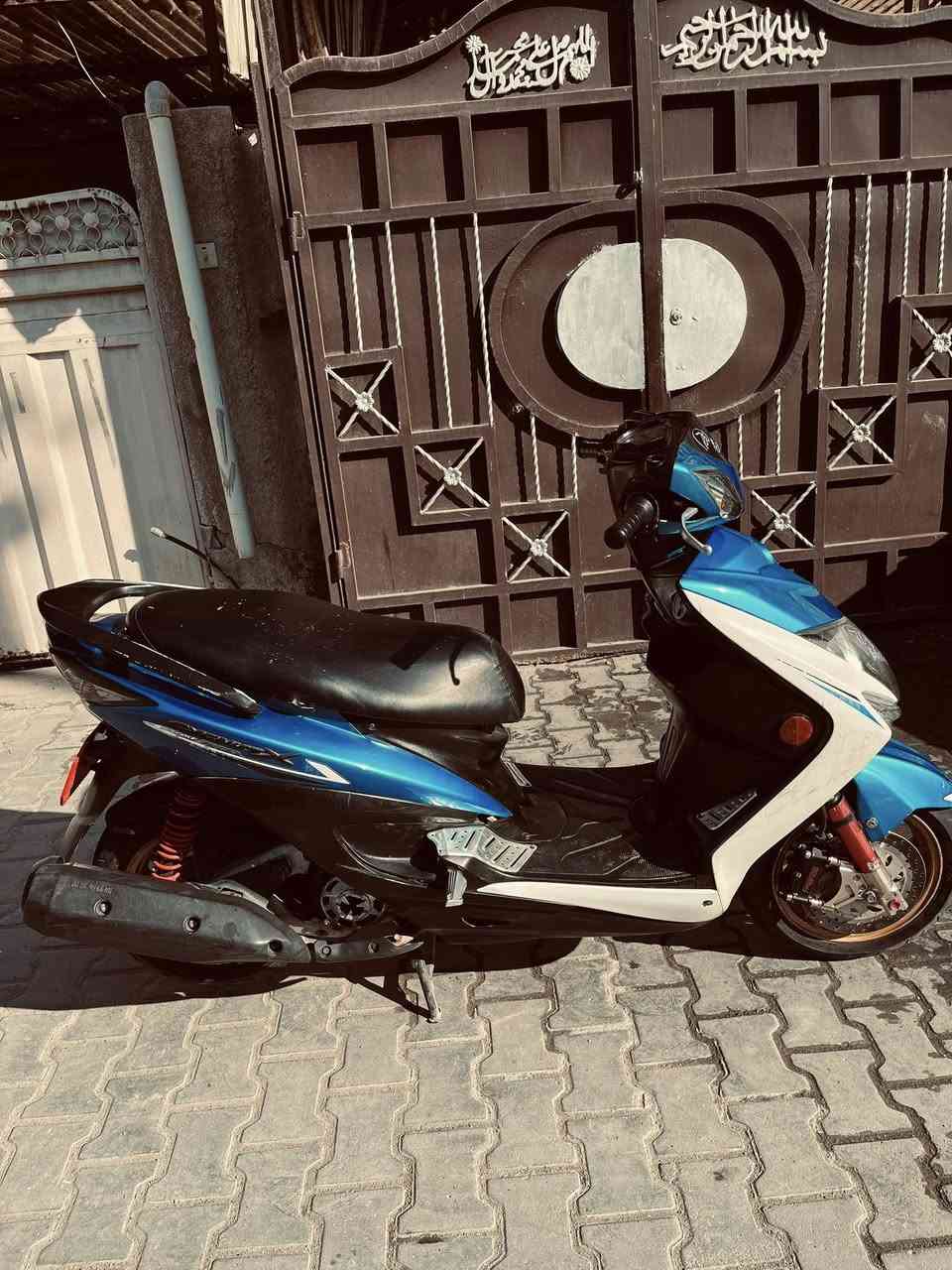 سلام عليكم للبيع سكنس لد دراجه كامله عل اخر حبايه بيهه غراض حلوه
صدر دي واي وفج فرندو 
وكلجات امامي خلفي رياضي
وياله اربي ام  
لايت زنون اصلي 
براغي رياضي 
قبضات 
لونهه مميز 
رقمي ***********
