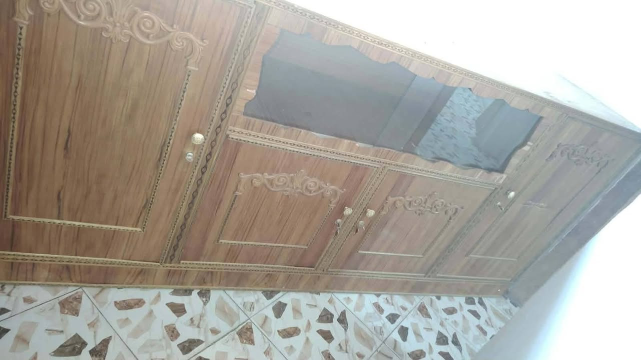بوفيه تسكَام اربع بيبان وجام بيه سعره ١٣٥ الشراي يجي خاص مكان نجف النجف, العراق


**إذا كنت صاحب هذا الإعلان وتريد حذفه لأي سبب، رجاءا أرسل رسالة إلى الدعم الفني**