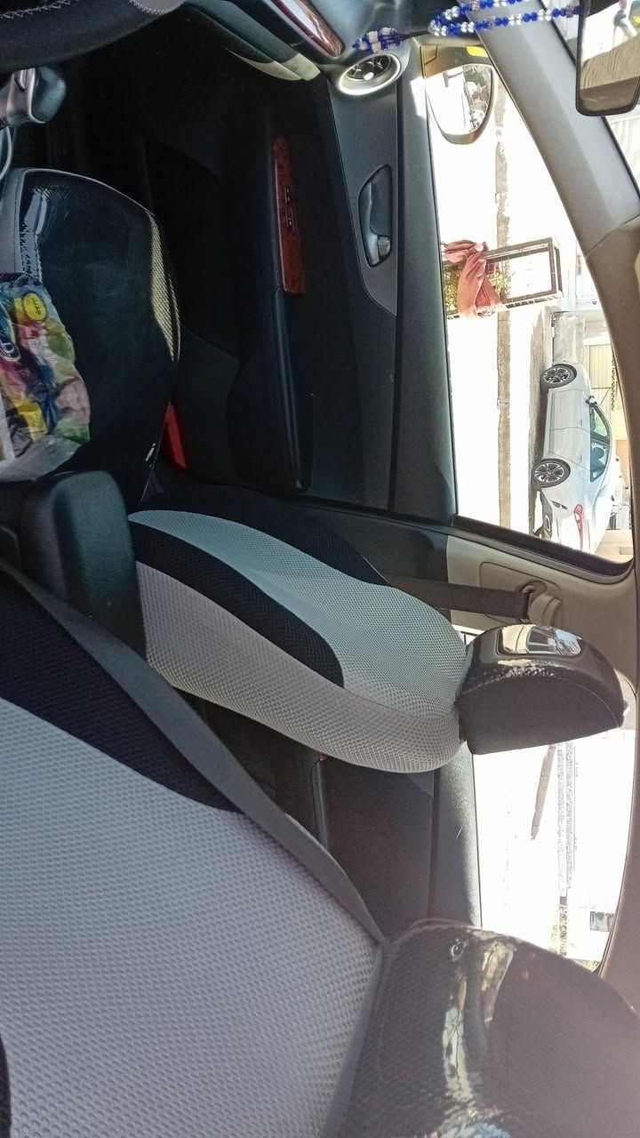 السلام عليكم فورتي ١٩للبيع سيارة بدون حادث السيارة غراق بدون نسبه تخم تاير جديد دوشمه عام جديد السعر ١٢٥ ***********
