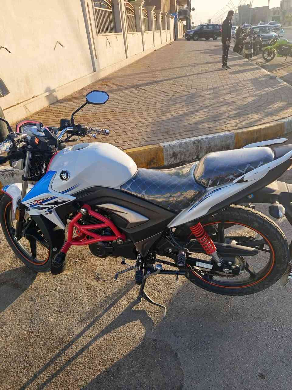 سلام عليكم هاوجي للبيع 23مكمرك كامل بعده لك ماشي 250كيلوو
***********.ادمن وافق ♥
