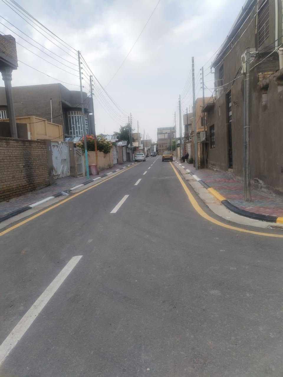 بيت طابو صرف خلف شارع الباشا شارع أبو دعاء المضمد طوريج أم الهوى المساحه 250متر يتكون غرفتين نوم 5x4 وصالة وصحيات داخلية وخارجية ومطبخ واستقبال وكما موضح بالفيديو *********** (.     ***********
