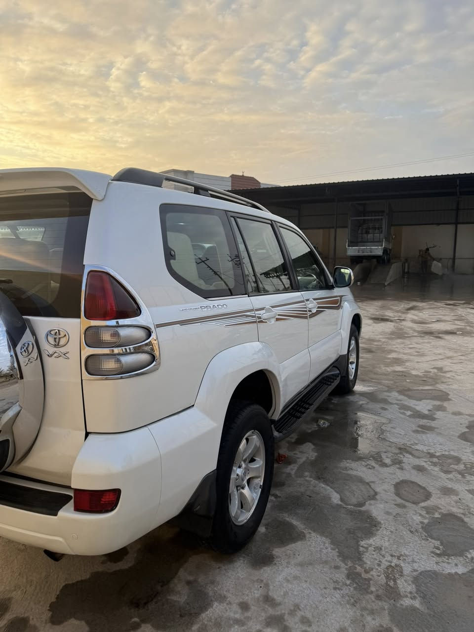 لاند كروز برادو 2009
▪️ 6 سلندر
▪️ رقم بغداد دولي
▪️ فول مواصفات
▪️ تخم  تايرات جديدة
▪️ مكفولة كفالة عامة
▪️ الملاحظة الوحيدة: نص باب السايق بيه صبغ فقط
▪️ السعر: 205 وبيها مجال
📞 رقم الاتصال:***********
