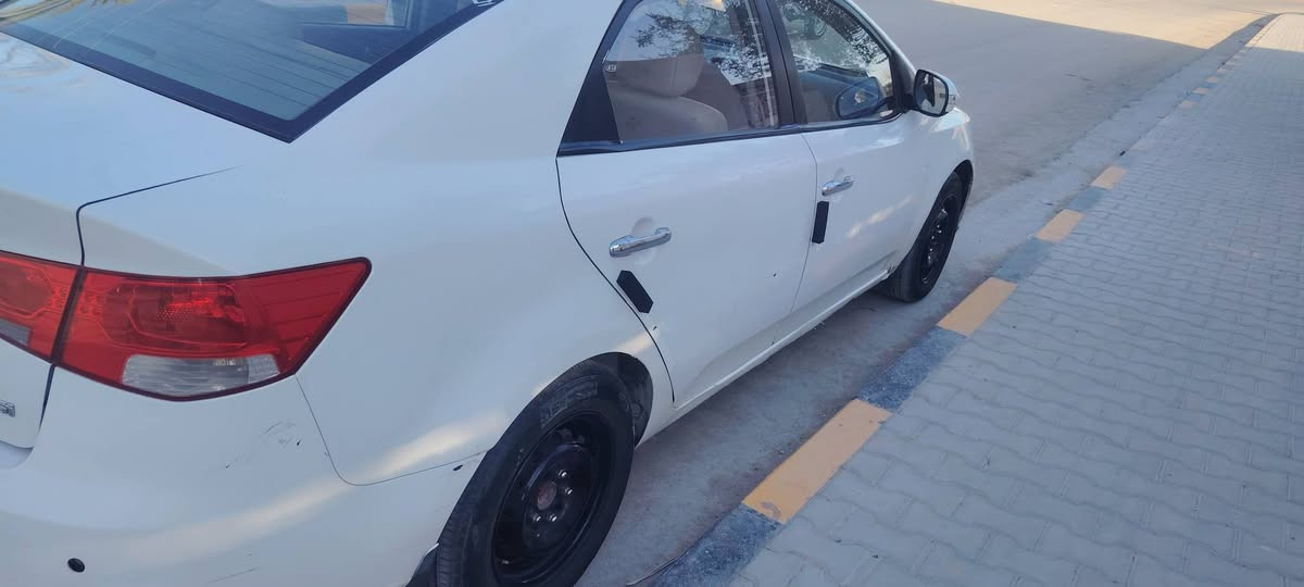 السلام وعليكم سيراتو ٢٠١٢ متومه اربيل سياره مكينه ١٦٠٠ مكفوله تبريد ثلج سياره جاهزه عوزه جم شغله نواعم مكاني نجف سعره ٣٦ وبيه حك الجيه رقمي ***********
