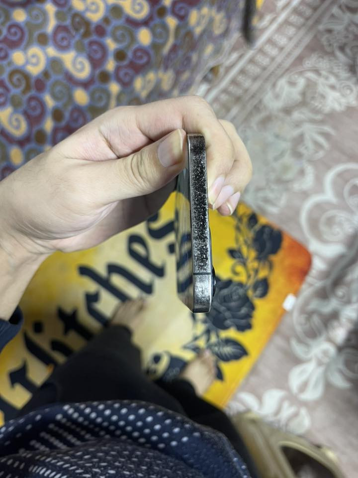 ايفون 12 برو ماكس 256 بطاريه 71 ضهر مكسور وشاشه مبدله وبيها هاي النقطه السوده وفيس ايدي واكف الباقي مكفول كله شغال شاصي شويه طايح لونه سعره 250 / ***********
