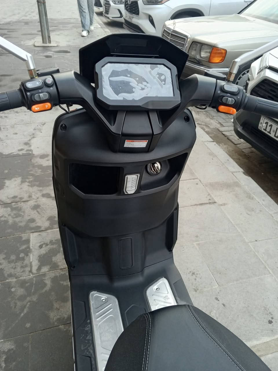 السلام عليكم للبيع دراجه نوع الريان وحش الكون دراجه مكفوله كفاله عامه بعدها وكاله شخط مابيها وصلها موجود
بريك امامي خلفي دسك حساس بريك شاشه كبيره لسرعه ولحساسات مثبت سرعه مانع تزحلق دبل اشاره نضام بارك نضام بك R الرجوع الى الخلفلايت عالي ناصي زنون + رماش بك لايت خلفي شمعه دبل امامي خلفي غاز نشرات جانبيه ملف 2000 سرعه الدراجه 75 حقيقي تقطع مسافه 70 كيلو حقيقي عدد البطاريات 6 مصطره شركه الريان  شاحنه تدعم الشحن السريع تايرات جبليه حجم 12 مساحه تخزين واسعه مكان الدراجه بغداد ساحه عدن شراي تفضل خاص او التصال عله الرقم*********** سعر الدراجه 950 بيها مجال
