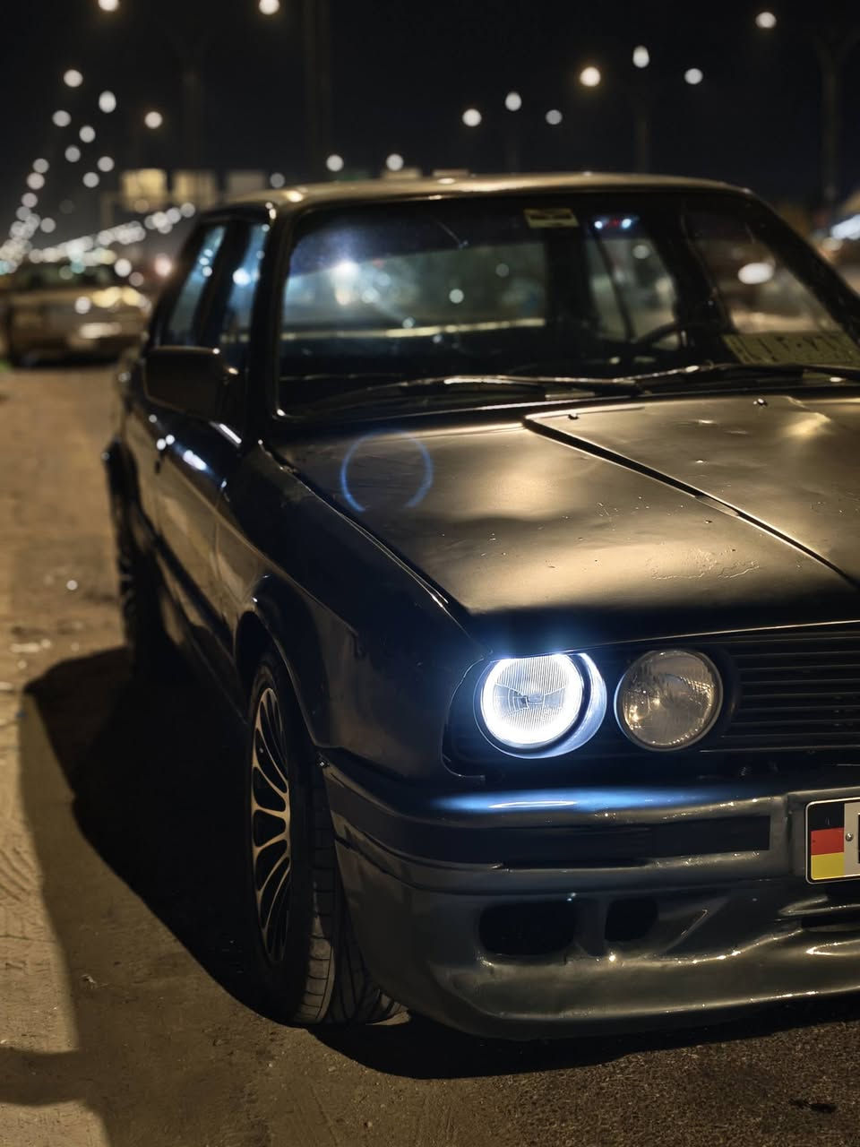بيع او مراوس
بي ام زعرة 1988
محرك 3000 ياباني VVT (يعني انسى الحماوة) 
تحويرة جديدة كير ومحرك كفالة 
حدادية 90% 
كهربائيات شغالة 
اگزوز رياضي 
رقم كركوك جاهزة للتحويل 
العنوان الناصرية حي الشهداء 
*********** اتصال وواتساب 
السعر 25
