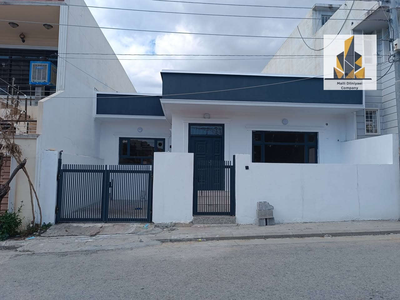 خانوو بۆ فرۆشتن ...
🚦 شوێن: سلێمانی- بەکرەجۆی تازە

♦️ڕووبەری 200 مەتر 
♦️خاوەندارێتی: تاپۆ
♦️ڕووی ڕۆژهەڵات
♦️پێکهاتووە لە قات و نیوێک: هۆڵ و میوان+ مەتبەخ+مساعد+ سێ ژووری نوستن+ مشتەمەلات + هەورەبان+ گەراج

 دار للبيع
📍العنوان: السليمانية - محلة بكرجو تازە

♦️مساحة ٢٠٠ متر
♦️السند : طابو ملك صرف
♦️واجهه للشرق
♦️البيت يحتوي على طابق و نصف:  استقبال و هول و مطبخ حار و بارد و ثلاث غرف نوم و صحيات و بيتونة و كراج...
 
للأستفسار والاتصال ««الفايبر + الواتساب»» :
***********

بۆ زانینی نرخەکەی کۆمێنت بنوسە بە نامە بۆت یەت...
🔻🔻🔻🔻🔻🔻🔻🔻🔻🔻🔻🔻🔻🔻
بۆ زانياری زیاتر سەردانی کۆمپانیای ماڵی دڵنیایی بکەن
لە سەرو ترافیکلایتی بەکرەجۆ
تەلاری مینا- بەرامبەر بەنزینخانەی بامۆک
 ...یا پەیوەندی بکەن لە ڕێگای ژمارەی واتساپ و ڤایبەر 📞: 
  ***********
  ***********
