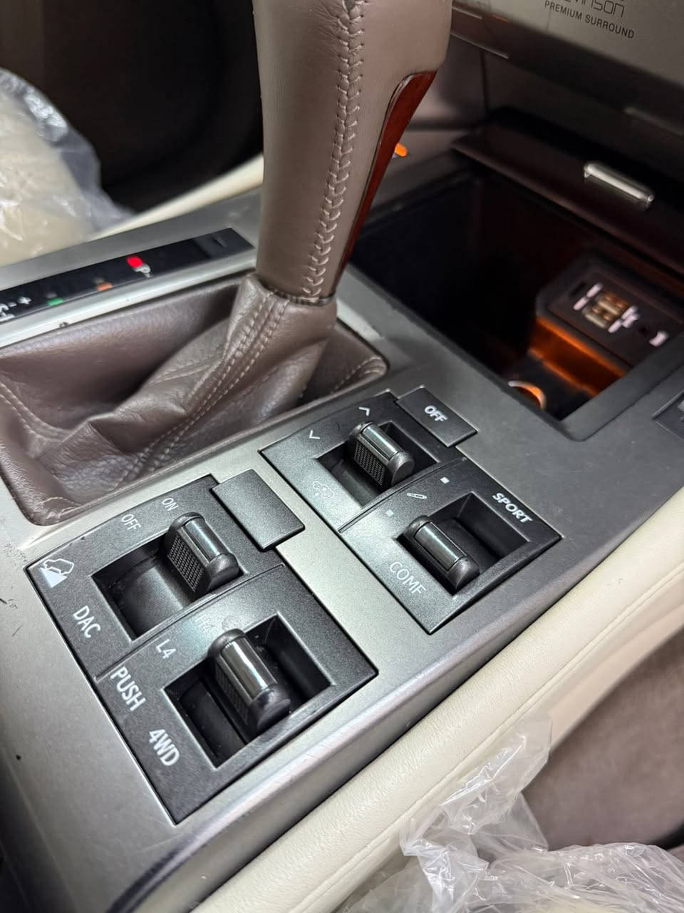 ﷽
LEXUS GX460 2017
▫️ليگزسGX460 موديل 2017 فول مواصفات ١/١
~~~~~~~~~~~~~~~~~~~~~~~~~~~~~~~
مكان🌇: سليماني                     سعر💵:308$🔐
تليفون☎️:*********** ::: ***********
~~~~~~~~~~~~~~~~~~~~~~~~~~~~~~~
▫️محرك V8 4.6L تمانية سلندر
🔹گير و محرك بشرط مامفتوح 📦
🔹بدون صوت و بدون صرف و خلل بشرط فحص
🔹ماشية 77 الف حقيقي بشرط
🔹سيارة جديد كل على وضع بيلادي جديد 📦📦

▫️سيارة جديد جديد
🔹مابي بارد مابي شخوت مابي رصعات 
🔹بيها (( بص واحد جملغ كلير )) بدون داخل بشرط
🔹سيارة جديد حيل حيلوة جديد

▫️مواصفات فول مواصفات
( بصمة - فتحة -  - رادار - داخل بيجي - جگات تسعد و تنزل - كشن جلد - كشن تتفيئة و تبريد - كشن و ستيرن خزن - كشن VIP - ستيرن هيتر - تبريد مركزي - نيزامي ئيكو و سپورت - ٧ راكب - حصاص أمامي و خلفي - مراي شفت - بغاغ لايت - ليد - زينون - بعد هواي مواصفات )

◽️محرك كير  بشرط مامفتوح
سياره حيل نظيفه كلشي علي بلاد لوك
بسميً السنويه بشرط تحويل و خرامه
سياره مابيها دينار مصرف كامل من كل نواحي

◽️نظافه ١٠٠٪؜ كامل سيرفس بدون نقص و بدون مصرف سياره اي نقص مابيها 
4 أيطارات جديدة تحتها 
تاير و ويل بيلادي شريكه 

نفسي يوم /تحويل و كاله حاظر
مكان / داخل سليمانيه🌆
